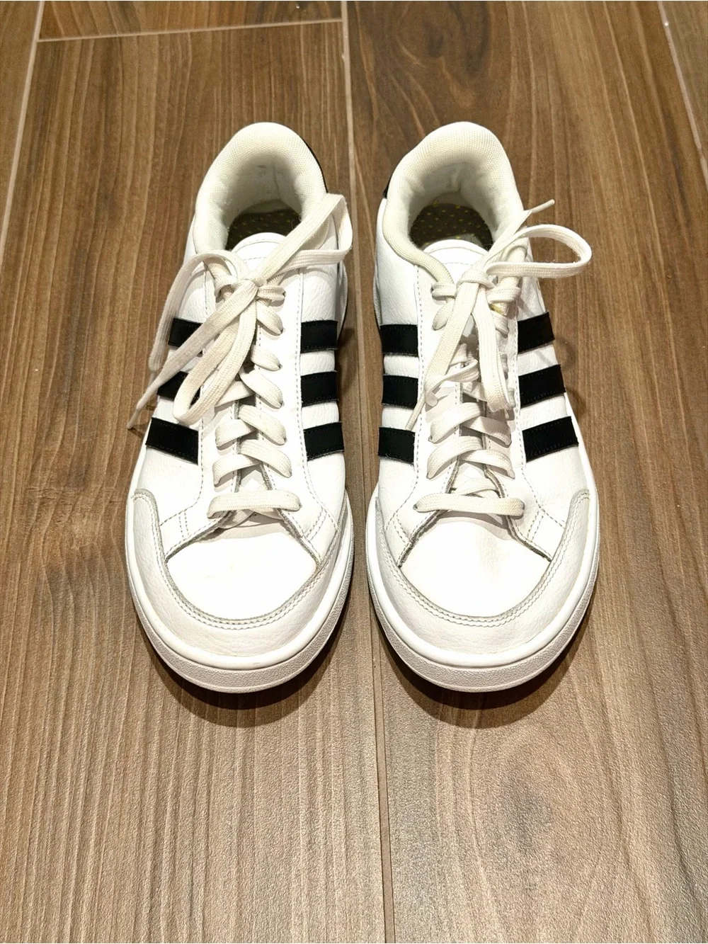 Women’s Adidas Grand Court Leather Tennis Shoes - size 10